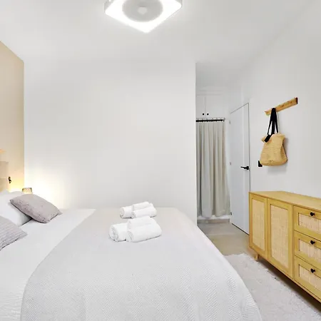 Relaxing Oasis For Digital Nomads With Pool Apartment *