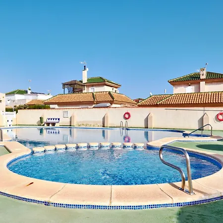 Relaxing Oasis For Digital Nomads With Pool Lägenhet Torrevieja