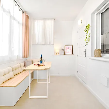 Relaxing Oasis For Digital Nomads With Pool Torrevieja