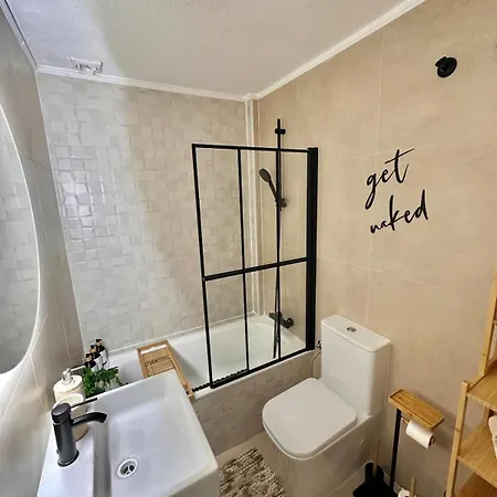 Relaxing Oasis For Digital Nomads With Pool Holiday home