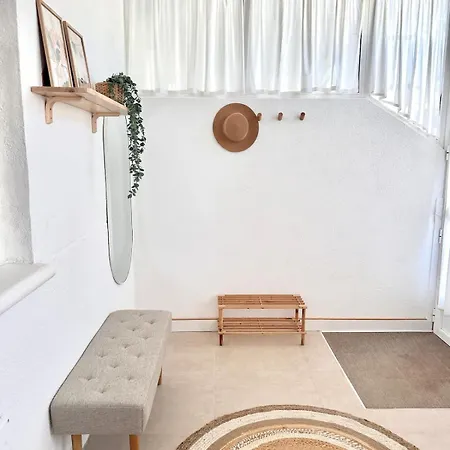 Relaxing Oasis For Digital Nomads With Pool Torrevieja