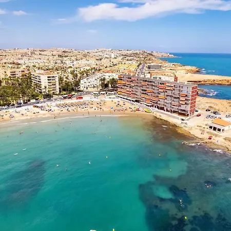 Relaxing Oasis For Digital Nomads With Pool Torrevieja